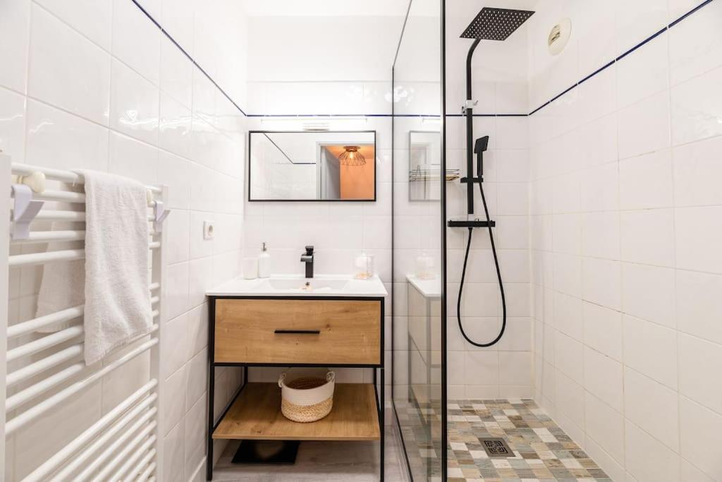 Appartement Cosy Au Centre Ville De Мантон Екстер'єр фото